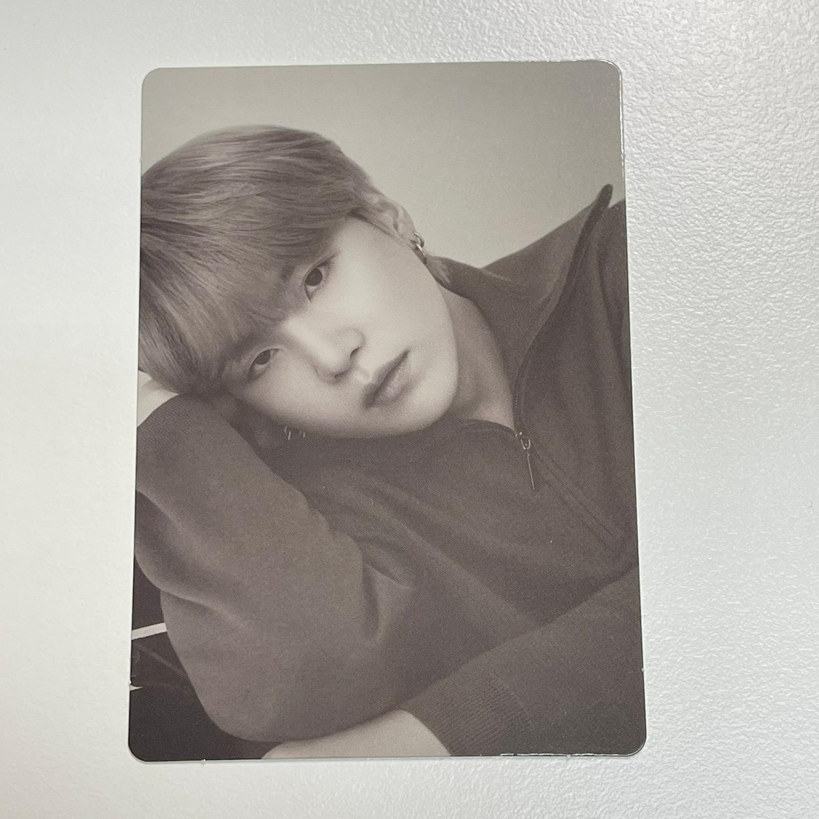 Monochrome POPUP Photocard (Ver 1/6)
