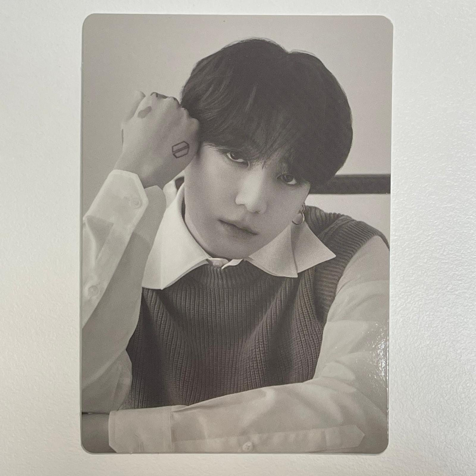 Monochrome POPUP Photocard (Ver 1/6)