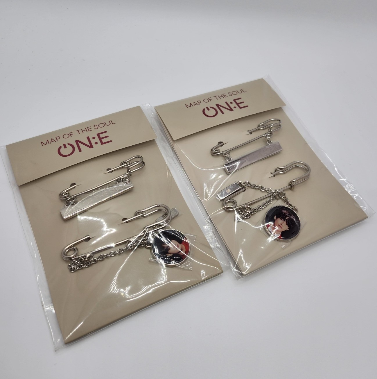 MOTS One Pin Brooch Set -  V