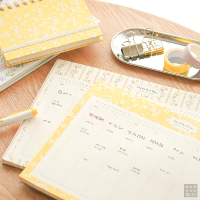 Flower weekly planner A4 (52 pg) Random Color